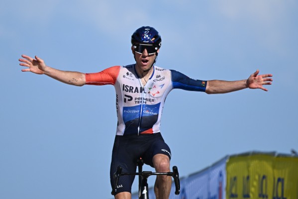  Michael Woods conquista el Puy de Dôme y Pogacar aprieta a Vingegaard