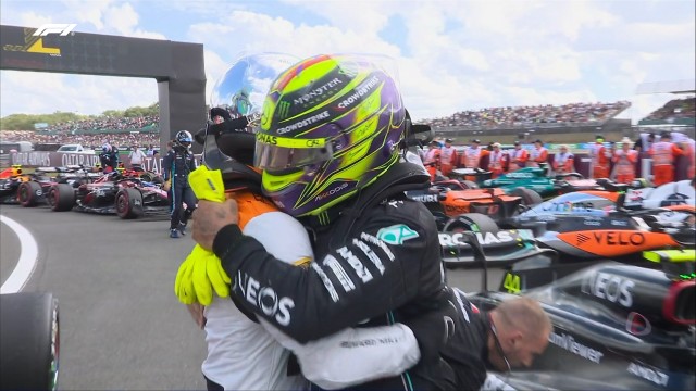 Verstappen también gana en Silverstone; Pérez fue sexto, Alonso, séptimo; y Sainz, décimo

