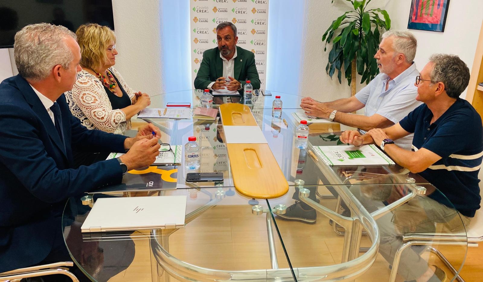 Castelló actualiza el Pacto Local por el Empleo para incorporar a la CEV como representante patronal