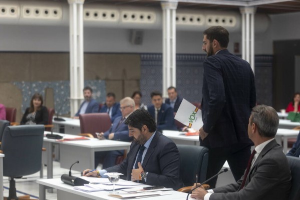 Nadie se cree que habrá elecciones en Murcia