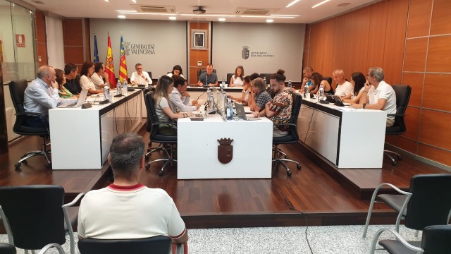 Riba-roja reduce el número de concejales con dedicación exclusiva y ahorra 42.000 euros anuales