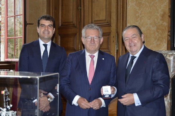 Vicente Boluda recibe la Medalla de Oro de la ciudad de Brujas 