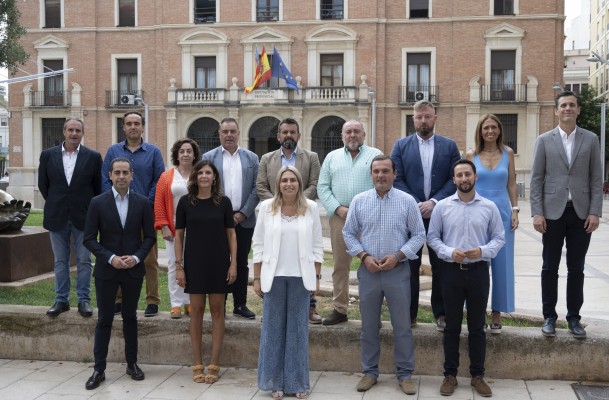 La Diputación más profesional y reivindicativa: Barrachina subirá sueldos y viajará más a Madrid