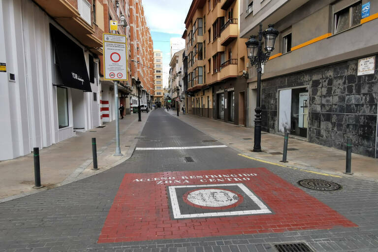 La Zona de Bajas Emisiones ideada por el Fadrell se extiende en forma de mancha de aceite desde el centro. - 