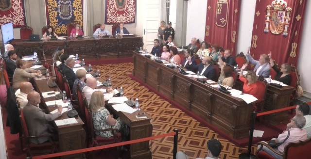 MC y Vox echan para atrás la propuesta de Arroyo sobre los sueldos de los concejales