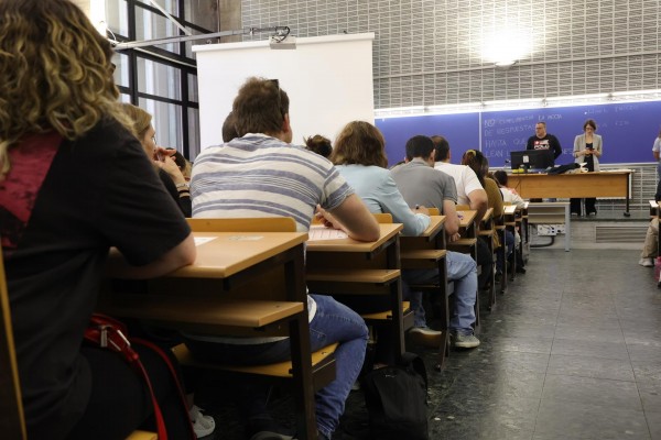 Hacienda lanza la convocatoria de 100 becas de hasta 7.000 euros anuales para opositores de la Administración