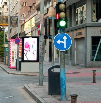 Alicante adapta el tráfico por las obras del Centro con nuevos giros y regulación de semáforos 