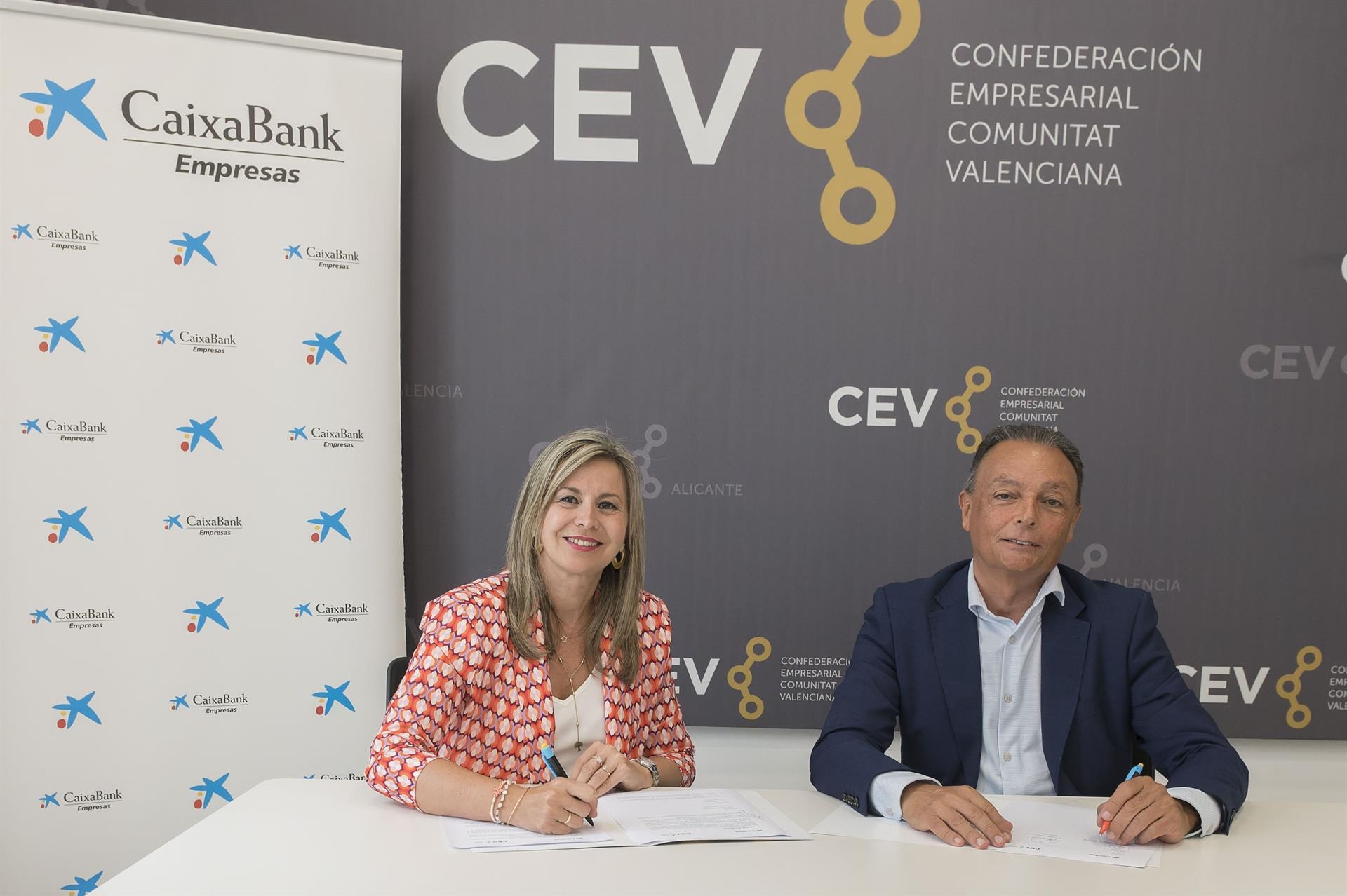 CaixaBank y CEV renuevan su convenio alianza para apoyar a las empresas de la Comunitat