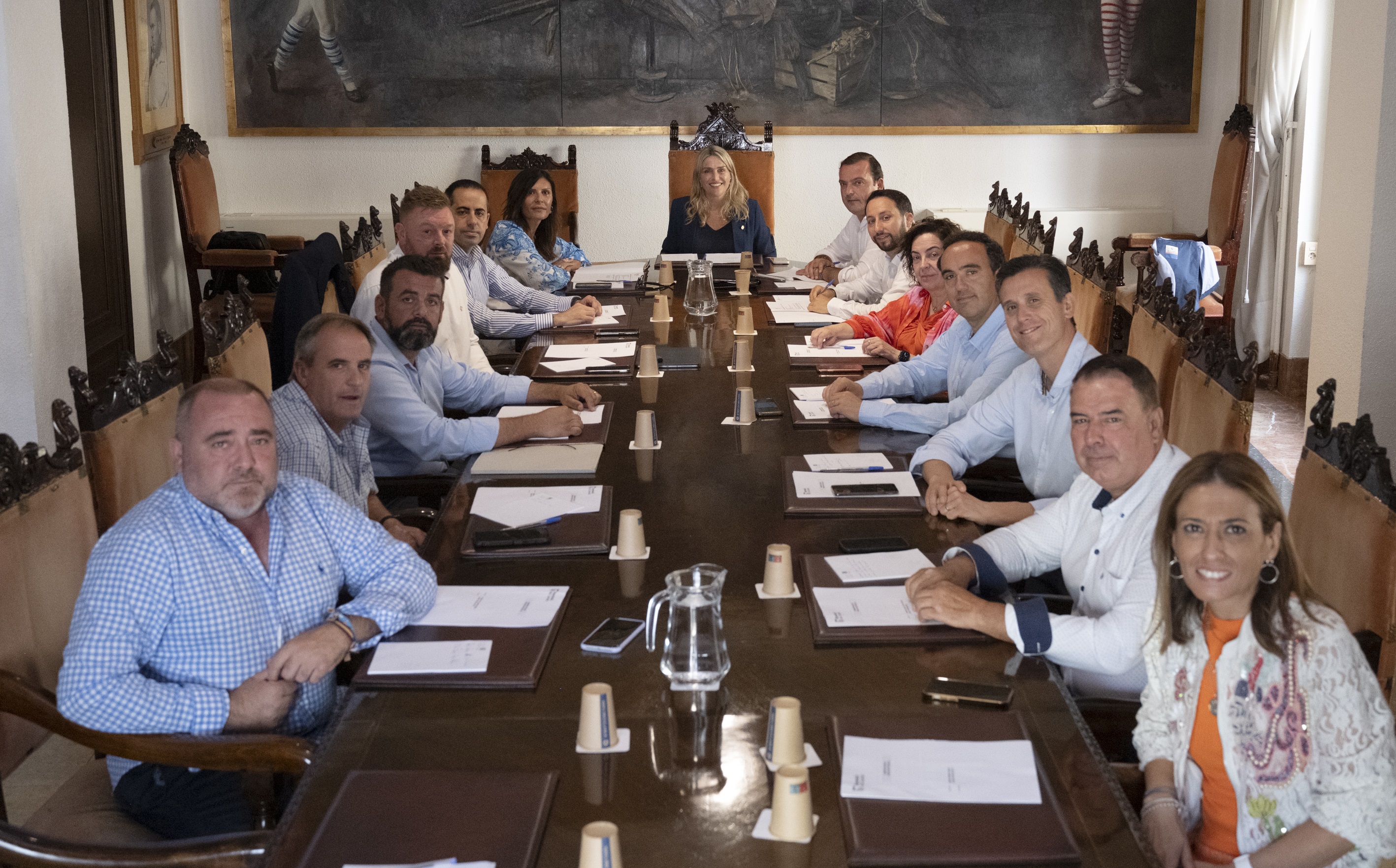 Barrachina reúne a su equipo de la Diputación y comienza a ejercer como presidenta