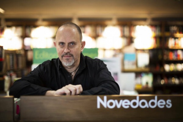 El escritor murciano Ginés Sánchez presenta su última novela en el festival La Mar de Libros de Los Alcázares