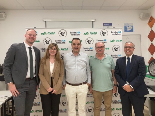 Caixa Popular y AVAE renuevan su compromiso  para potenciar el desarrollo de los profesionales formadores de conductores
