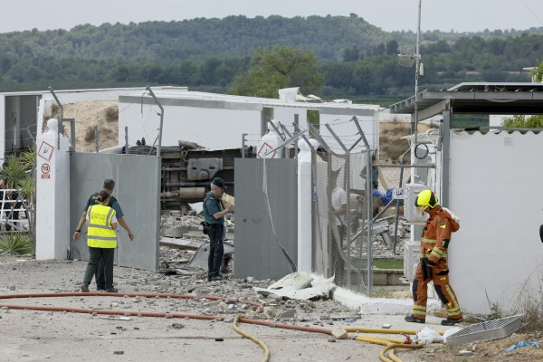 Al menos dos heridos en la explosión de una pirotecnia en Vilamarxant