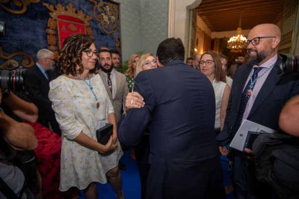 El PP de Alicante reta a la oposición con un reparto de sueldos 'proporcional' y posterga el de asesores