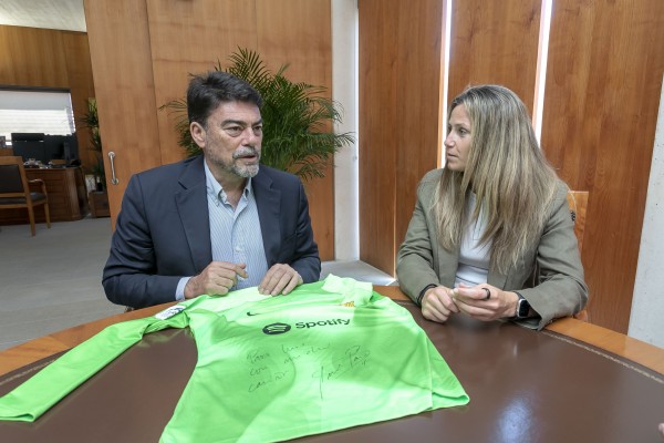 Alicante denominará 'Sandra Paños' el campo de fútbol de Divina Pastora
