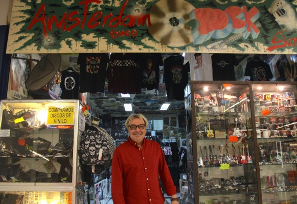 Juan Vitoria des de la irreductible botiga de discos