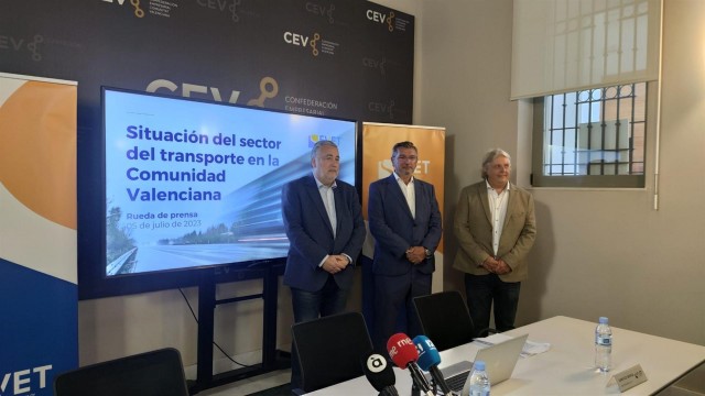 Cuatro de cada cinco empresarios de transporte prevé destrucción de empresas por el aumento costes y la competencia desleal