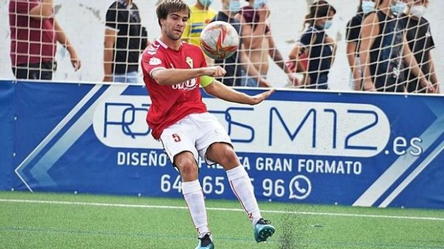 El central Jorge García llega a La Unión, donde sigue el centrocampista Tato