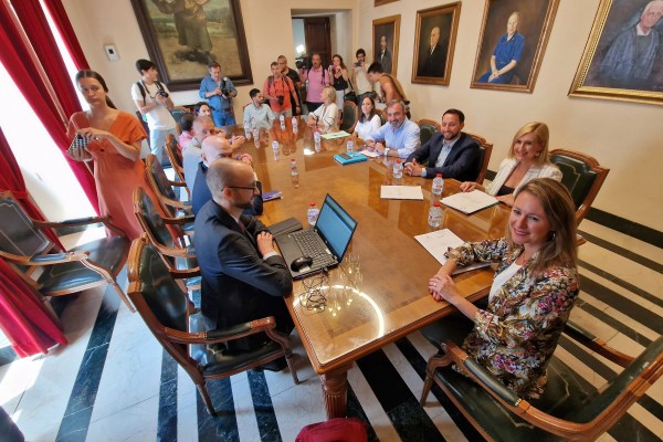 El Ayuntamiento de Castelló seguirá manteniendo los 25 asesores del anterior mandato