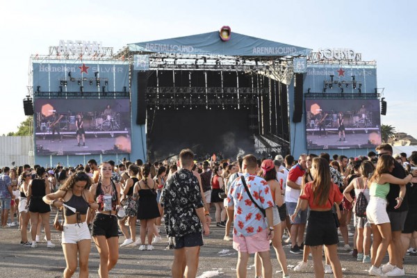 Burriana duplica las zonas de aparcamiento para residentes durante el Arenal Sound 