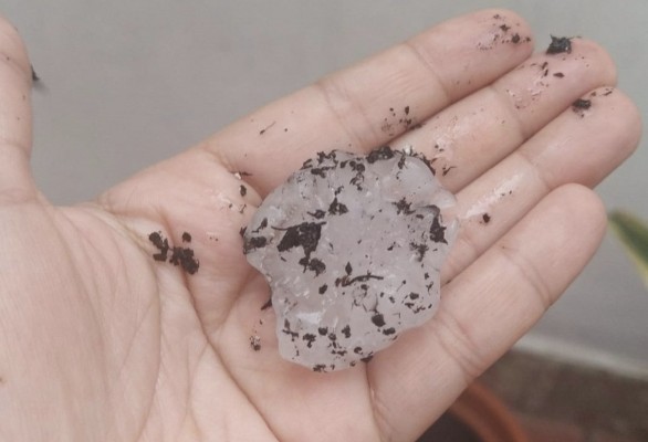 Una fuerte tormenta de granizo deja dos heridos leves, calles cortadas por ramas y avería de semáforos en València