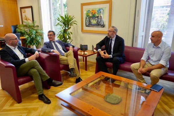 Murcia recupera la conexión directa con Santomera por autobús