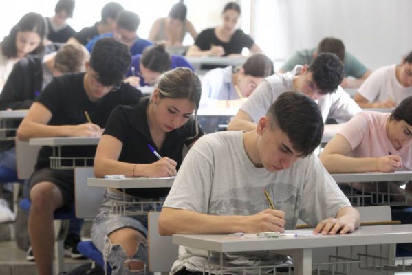 Más de 1.200 estudiantes de la Región se examinan de nuevo en la segunda convocatoria de la EBAU