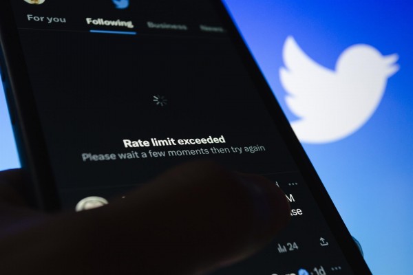 Elon Musk anuncia un límite de visionado de 6.000 mensajes diarios para Twitter