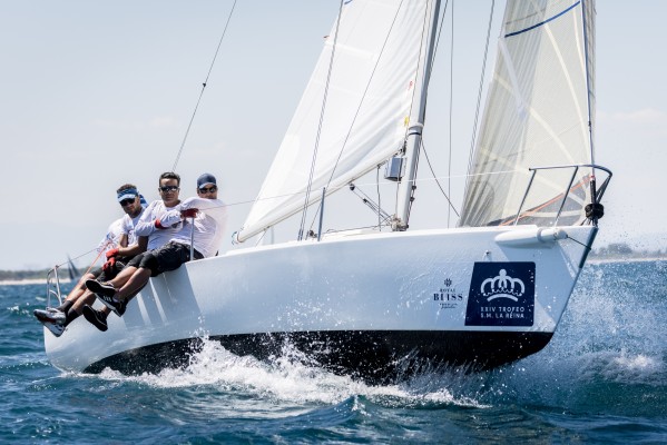 El Elena Nova refuerza su liderato en el Trofeo SM La Reina tras dos jornadas

