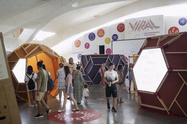 La exposición 'Viral. Una experiencia contagiosa' se despide del Museu de les Ciències 