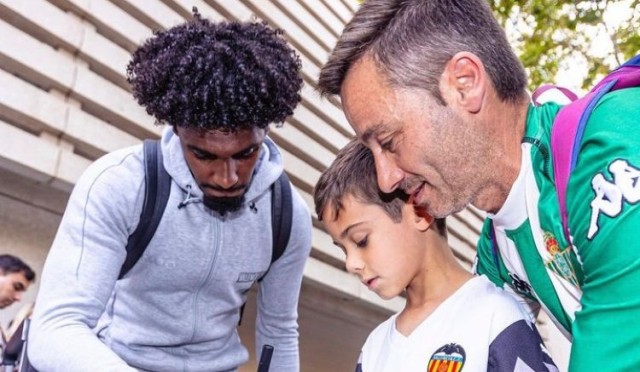 La maniobra de Marcelino por Thierry Rendall