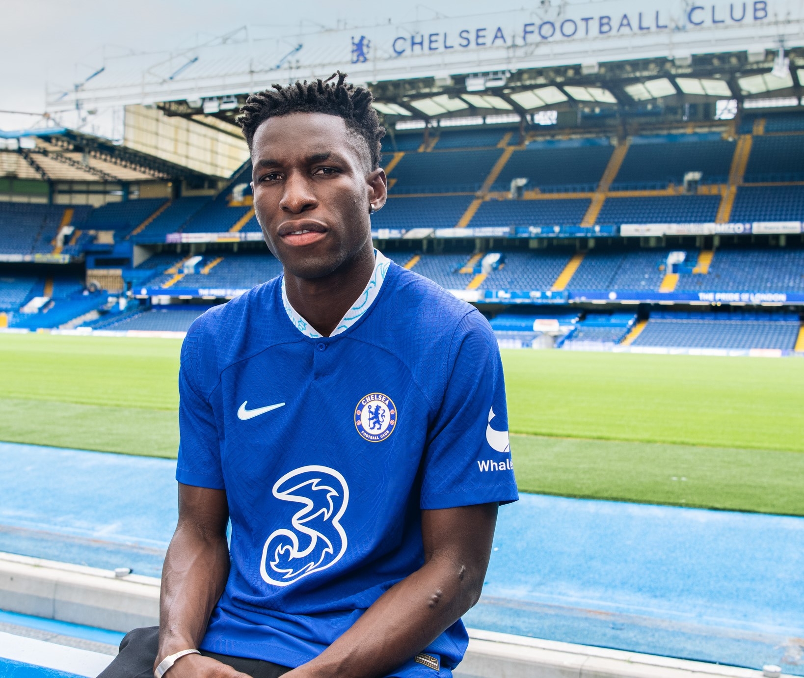 Ya es oficial: Nico Jackson es jugador del Chelsea
