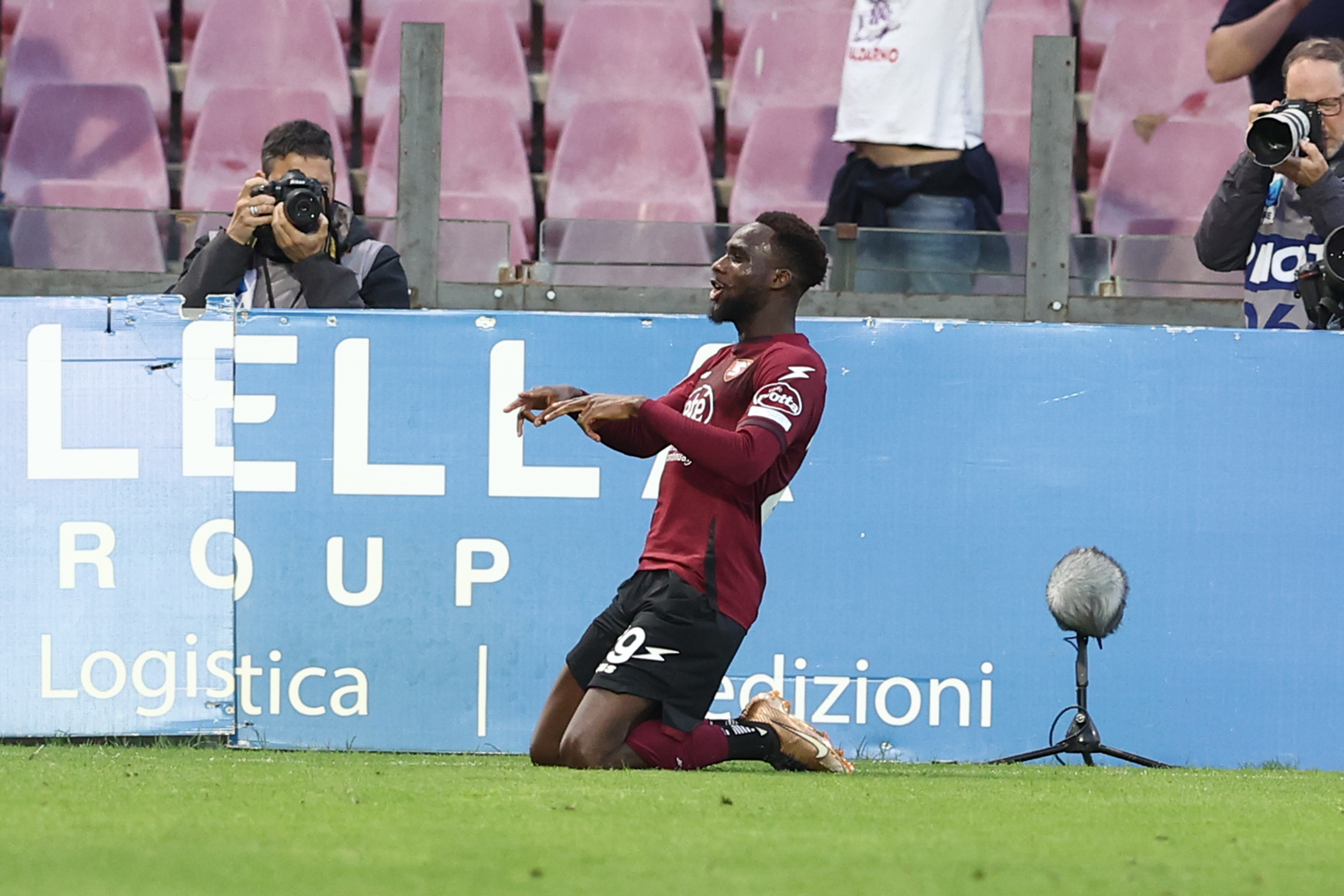 Boulaye Dia se despide del Villarreal CF para regresar a la Salernitana