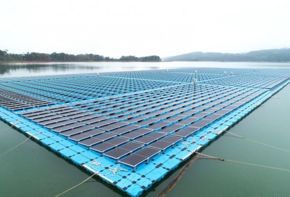 Isigenere, de Beneixama, pone de nuevo su tecnología para solares flotantes fuera del país: llega a Francia
