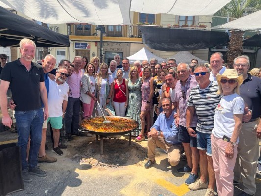 Carrasco pone en valor el Día de las Paellas de las fiestas de Sant Pere al llegar a los 6.000 asistentes