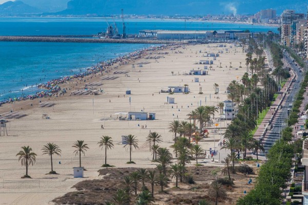Las reservas hoteleras llegan al 80% para julio y rozan el 90% en agosto en la Comunitat Valenciana