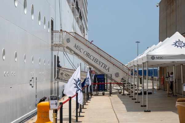 Alicante concierta visitas turísticas para captar los embarques de cruceros de una segunda naviera