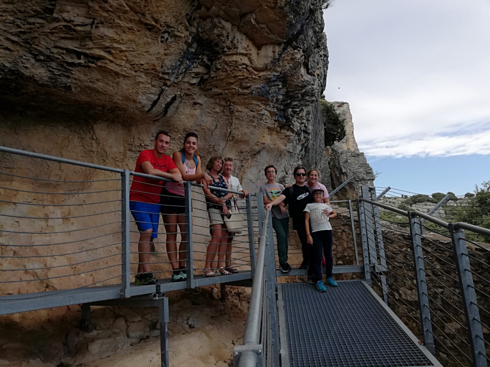 La oferta para visitar el arte rupestre de la Cova Remígia de Ares se amplía durante el verano