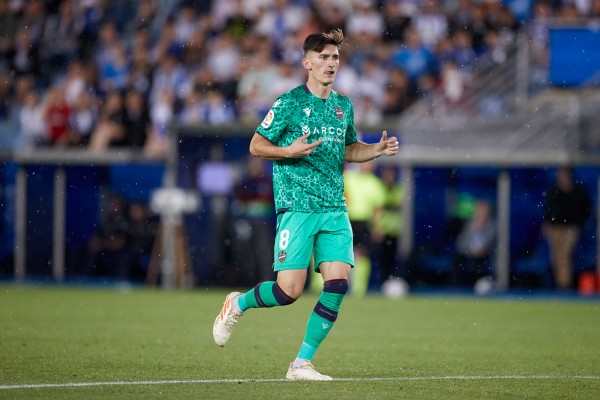 El Valencia empuja por Pepelu y Sergi Canós