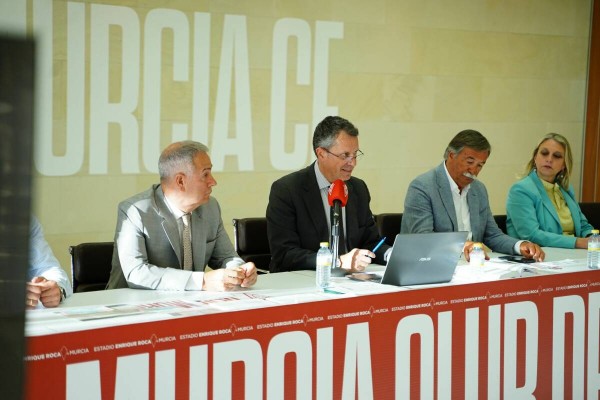 El Real Murcia sale de un concurso de acreedores en el que estuvo durante 14 años