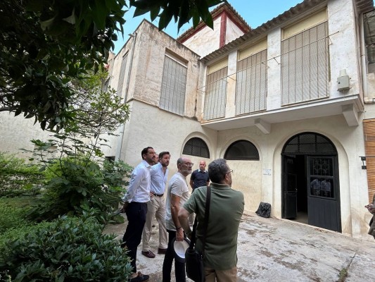 El Ayuntamiento de Elche adecuará el patio interior de Clarisas para actividades culturales