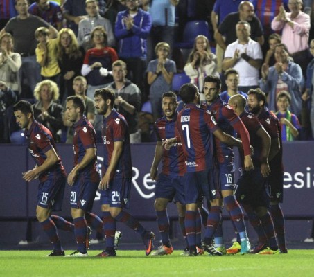 El Levante afianza su liderato tras remontar a un incómodo Mallorca