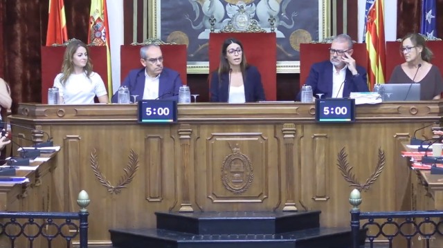 En Elche cambian las tornas: el bipartito y la bancada, pero también los discursos 