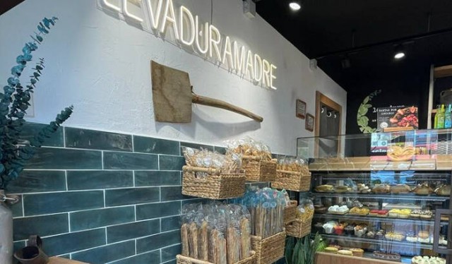 Levaduramadre 'fermenta' en Alicante: segundo local en Benidorm y una decena a final de año
