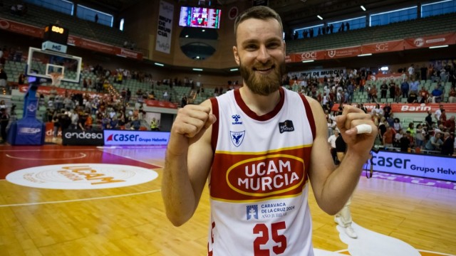 El checo David Jelínek seguirá en el UCAM CB una temporada más 
