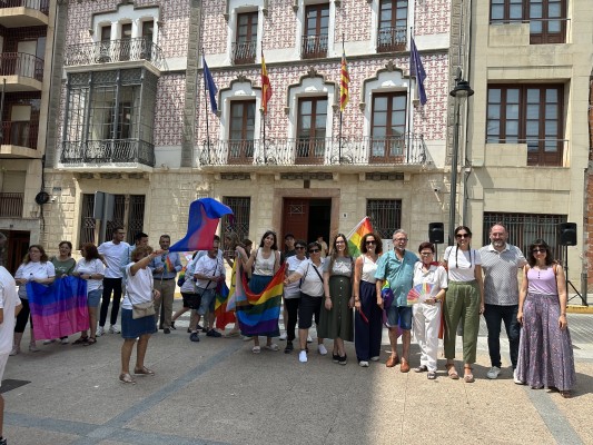 Acord per Guanyar Crevillent denuncia que PP y Vox no cuelguen la bandera LGTBI en el Ayuntamiento