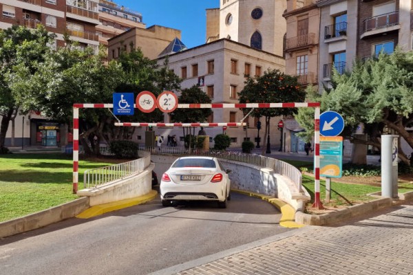 El PP desbloquea el contrato de Cardona Vives cuatro meses después y Jujosa explotará el parking