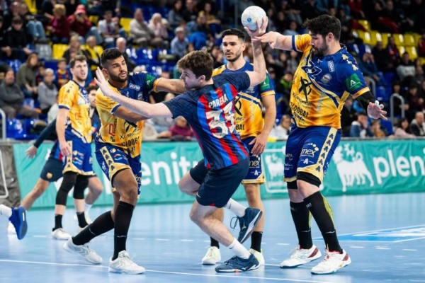 El Fertiberia BM Puerto Sagunto ficha al pivote procedente del Barça, Artur Parera