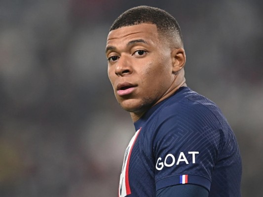 Mbappé denuncia la muerte de un menor a manos de la policía

