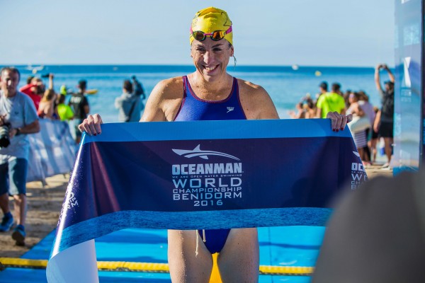 La española Rebeca Santos, campeona mundiales del circuito Oceanman