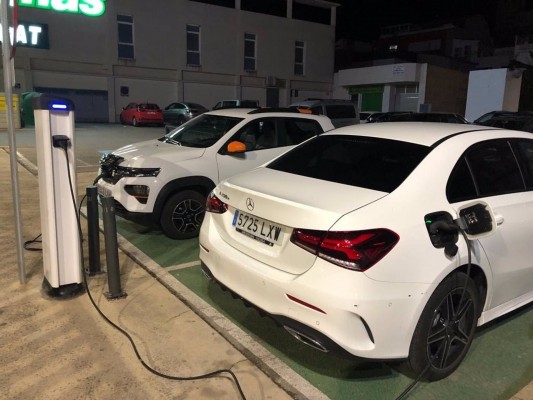 El Gobierno aprueba deducción del 15% en el IRPF al comprar vehículos eléctricos